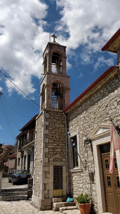 Hotel Isaraiko Spiti Agia Theodora Isaris Exterior photo